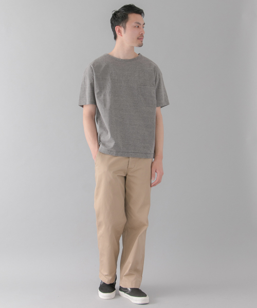 URBAN RESEARCH（アーバンリサーチ）の「UR ペーパー天竺ビックTEE（Tシャツ/カットソー・メンズ・ネイビー/ベージュ/ホワイト/グレー/ブラック系その他・LARGE/MEDIUM）」の16枚目の写真