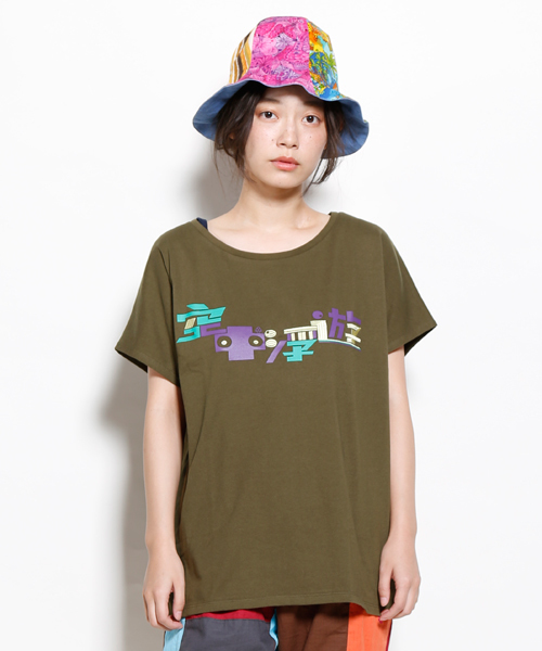 ALDIES(アールディーズ)の「Levitation T / レヴィテーションT(Tシャツ/カットソー・メンズ・ネイビー/マスタード/オリーブ/ライトブルー・SMALL/LARGE/X-SMALL/MEDIUM/X-LARGE)」の1枚目の写真