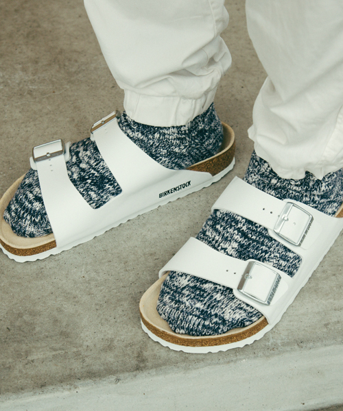 BIRKENSTOCK（ビルケンシュトック）の「ARIZONA/アリゾナ ホワイト (UNISEX)（サンダル・メンズ・ブラック/ダークブラウン/ホワイト・40/39/42/43/46/45/44/41/38/35/37/36）」の14枚目の写真