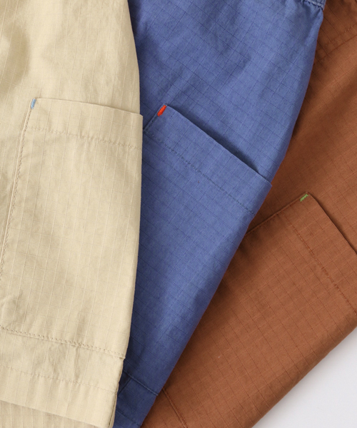 URBAN RESEARCH DOORS（アーバンリサーチドアーズ）の「DOORS リップカーゴショーツ（カーゴパンツ・キッズ・ブルー/ベージュ/ブラウン・135/90/105/120）」の17枚目の写真