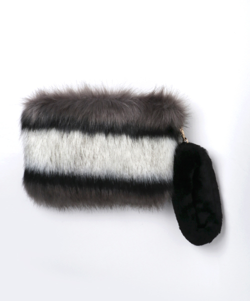 un dix cors(アンディコール)の「ボーダー柄ファーポーチ(ハンドバッグ・レディース・ブラック/ブラウン・フリ-)」の3枚目の写真