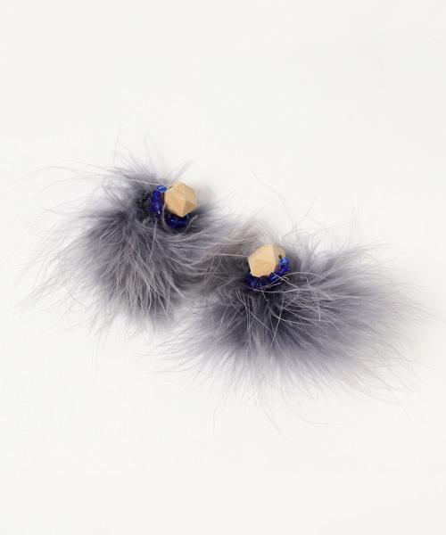 TONE SELECT GOODS(トーンセレクトグッズ)の「【nocca】【14kgf】wooden jewelry fur pierce(ピアス(両耳用)・レディース・ホワイト/レッド/ブルー・FREE)」の3枚目の写真