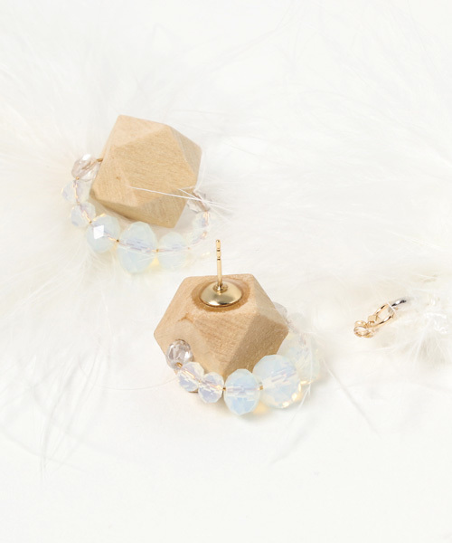 TONE SELECT GOODS(トーンセレクトグッズ)の「【nocca】【14kgf】wooden jewelry fur pierce(ピアス(両耳用)・レディース・ホワイト/レッド/ブルー・FREE)」の4枚目の写真