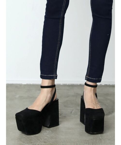 EMODA（エモダ）の「バルキースクエアシューズ（パンプス・レディース・ブラック/ベージュ・MEDIUM/LARGE/SMALL）」の2枚目の写真