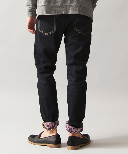 BEAUTY&YOUTH UNITED ARROWS（ビューティーアンドユースユナイテッドアローズ）の「【WEB限定】by∴ デニム ロールアップ 5P テーパードパンツ◆（デニムパンツ・メンズ・ネイビー/ライトブルー・LARGE/X-LARGE/SMALL/MEDIUM/X-SMALL）」の6枚目の写真