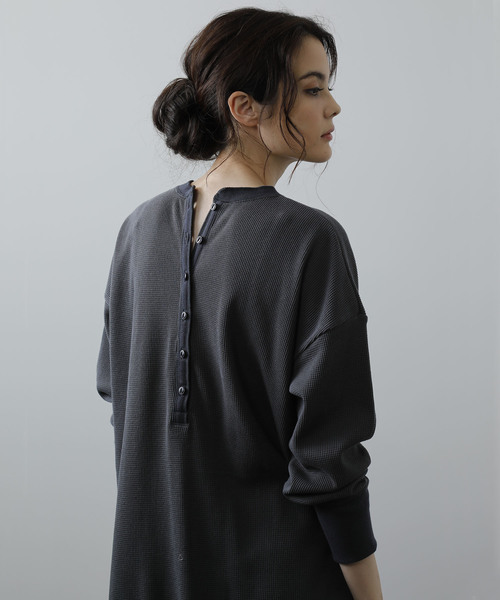 バックヘンリーワッフルチュニック Tシャツ トップス カットソー Ouvrage Ouvrage Classe ウヴラージュクラス のファッション