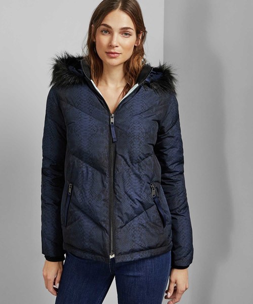 Ted Baker(テッドベーカー)の「SUZIIY フード付きキルトダウンジャケット(ダウンジャケット/コート)」|ネイビー