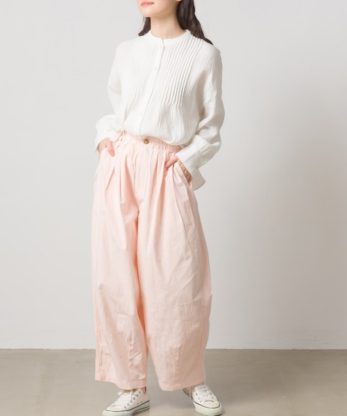 OMNES(オムネス)の「ウォッシュ加工 ダンプサーカスバルーンパンツ(その他パンツ・レディース・ブラック/ブラウン/アイボリー/グリーン系その他/ベージュ/チェック/ワンウォッシュ/ライトグレー/桜/グリーン系その他2/ネイビー/カーキ/キナリ/ブラック系その他/ホワイト系その他/インディゴブルー/ブルー・MEDIUM/LARGE)」の16枚目の写真