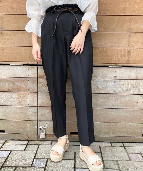 apres jour（アプレジュール）の「MILKテーパードパンツ【ZOZOTOWN限定アイテム】（その他パンツ・レディース・ブラック/アイボリー/ベージュ/ダークブラウン/ミント/サックスブルー/パープル・フリー）」の3枚目の写真