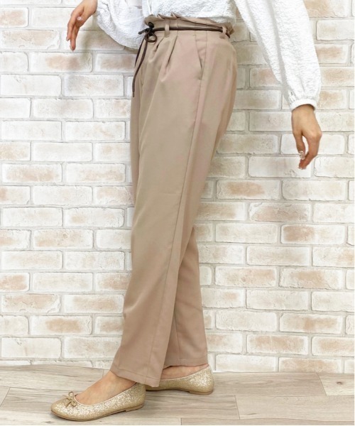 apres jour（アプレジュール）の「MILKテーパードパンツ【ZOZOTOWN限定アイテム】（その他パンツ・レディース・ブラック/アイボリー/ベージュ/ダークブラウン/ミント/サックスブルー/パープル・フリー）」の11枚目の写真