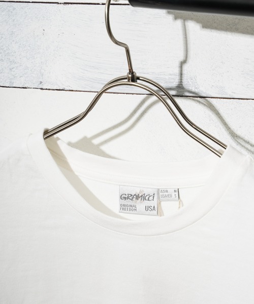 Gramicci(グラミチ)の「/GRAMICCI/ONE POINT TEE(Tシャツ/カットソー・レディース・ホワイト/ブラック/ベージュ/アッシュ・LARGE/X-LARGE/MEDIUM/X-SMALL/SMALL)」の6枚目の写真
