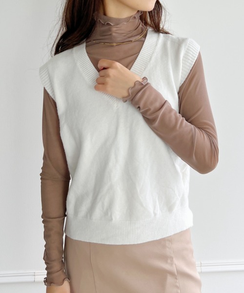 Loueme（ルエム）の「メロウハイネックシアーインナー（Tシャツ/カットソー・レディース・ホワイト/ブラック/アイボリー/ブラウン/グレー/ライトグレー/モカ/ライトグリーン/ピンク・FREE）」の9枚目の写真