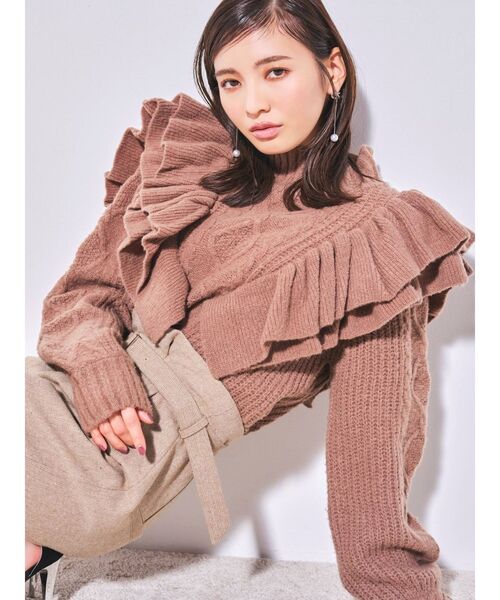 RESEXXY(リゼクシー)の「フリルケーブルニットトップス(ニット/セーター・レディース・ブラック/オフホワイト/モカ・FREE)」の3枚目の写真
