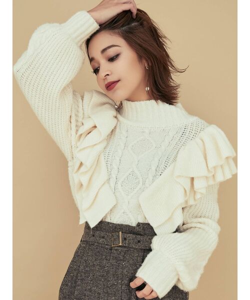 RESEXXY(リゼクシー)の「フリルケーブルニットトップス(ニット/セーター・レディース・ブラック/オフホワイト/モカ・FREE)」の16枚目の写真