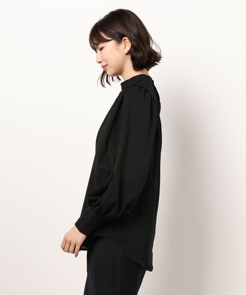 natural couture（ナチュラルクチュール）の「【大人ナチュ】【WEB限定】ボリュームスリーブステッチカラーブラウス（シャツ/ブラウス・レディース・ブラック/オフホワイト/ベージュ・FREE）」の4枚目の写真