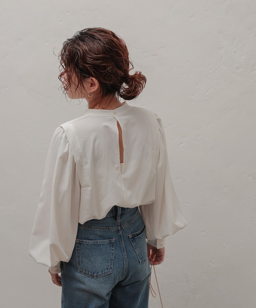 natural couture（ナチュラルクチュール）の「【大人ナチュ】【WEB限定】ボリュームスリーブステッチカラーブラウス（シャツ/ブラウス・レディース・ブラック/オフホワイト/ベージュ・FREE）」の9枚目の写真