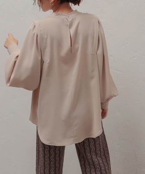 natural couture（ナチュラルクチュール）の「【大人ナチュ】【WEB限定】ボリュームスリーブステッチカラーブラウス（シャツ/ブラウス・レディース・ブラック/オフホワイト/ベージュ・FREE）」の12枚目の写真