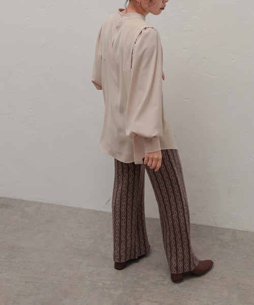 natural couture（ナチュラルクチュール）の「【大人ナチュ】【WEB限定】ボリュームスリーブステッチカラーブラウス（シャツ/ブラウス・レディース・ブラック/オフホワイト/ベージュ・FREE）」の13枚目の写真