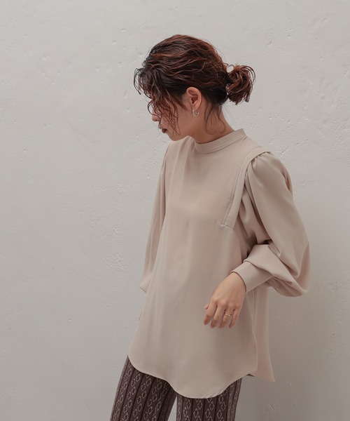 natural couture（ナチュラルクチュール）の「【大人ナチュ】【WEB限定】ボリュームスリーブステッチカラーブラウス（シャツ/ブラウス・レディース・ブラック/オフホワイト/ベージュ・FREE）」の15枚目の写真