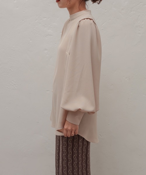 natural couture（ナチュラルクチュール）の「【大人ナチュ】【WEB限定】ボリュームスリーブステッチカラーブラウス（シャツ/ブラウス・レディース・ブラック/オフホワイト/ベージュ・FREE）」の17枚目の写真