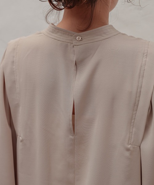 natural couture（ナチュラルクチュール）の「【大人ナチュ】【WEB限定】ボリュームスリーブステッチカラーブラウス（シャツ/ブラウス・レディース・ブラック/オフホワイト/ベージュ・FREE）」の19枚目の写真