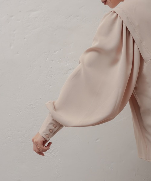 natural couture（ナチュラルクチュール）の「【大人ナチュ】【WEB限定】ボリュームスリーブステッチカラーブラウス（シャツ/ブラウス・レディース・ブラック/オフホワイト/ベージュ・FREE）」の21枚目の写真