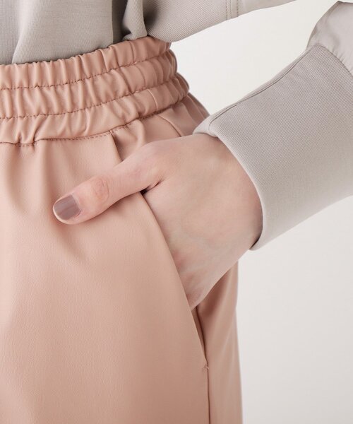 AG by aquagirl（エージーバイアクアガール）の「◆フェイクレザージョグパンツ（その他パンツ・レディース・オフホワイト/ライトオレンジ系/ガンメタ・38/36）」の15枚目の写真