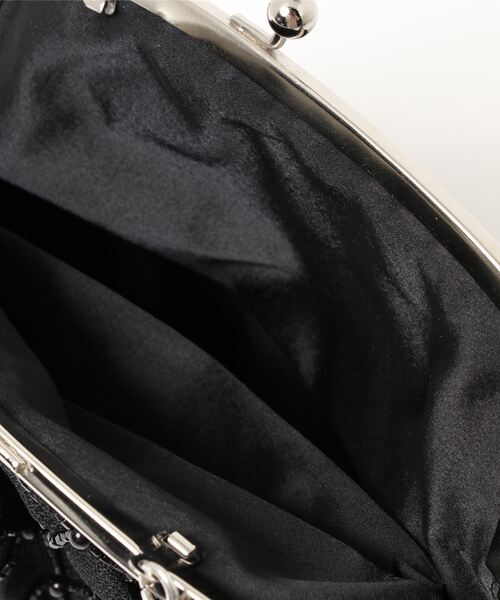 ROSE BUD（ローズバッド）の「(SALUJA)チェーンがま口バッグ（クラッチバッグ・レディース・ホワイト/ブラック・FREE）」の4枚目の写真