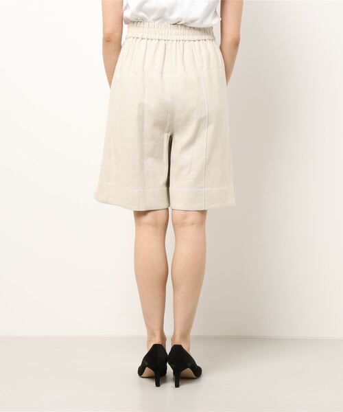 Mila Owen(ミラオーウェン)の「ウエストゴム脇スリットハーフパンツ(その他パンツ・レディース・ブラック/グリーン/アイボリー・1/0)」の5枚目の写真