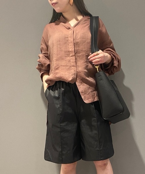 Mila Owen(ミラオーウェン)の「ウエストゴム脇スリットハーフパンツ(その他パンツ・レディース・ブラック/グリーン/アイボリー・1/0)」の3枚目の写真