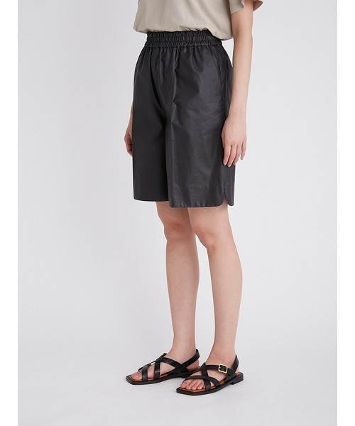 Mila Owen(ミラオーウェン)の「ウエストゴム脇スリットハーフパンツ(その他パンツ・レディース・ブラック/グリーン/アイボリー・1/0)」の6枚目の写真