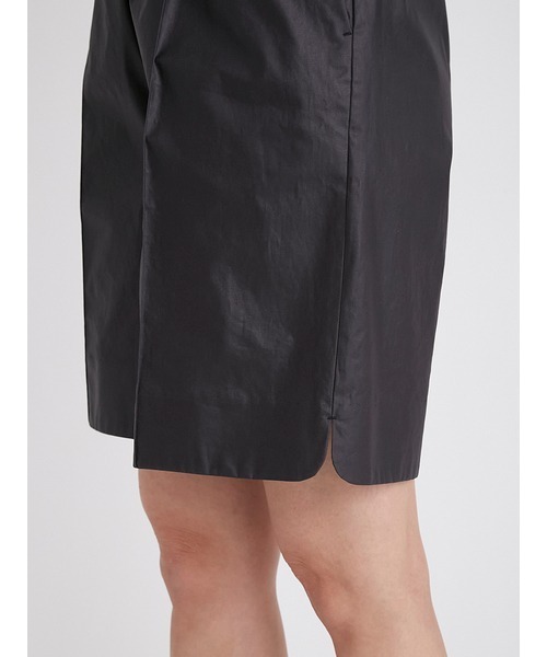 Mila Owen(ミラオーウェン)の「ウエストゴム脇スリットハーフパンツ(その他パンツ・レディース・ブラック/グリーン/アイボリー・1/0)」の13枚目の写真