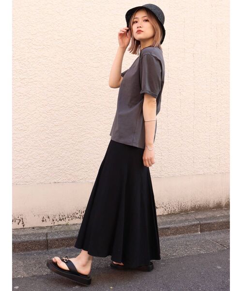 MURUA（ムルーア）の「【MURUA×山代エンナ】サンフラワーTシャツ（Tシャツ/カットソー・レディース・ホワイト/ダークグレー・FREE）」の11枚目の写真