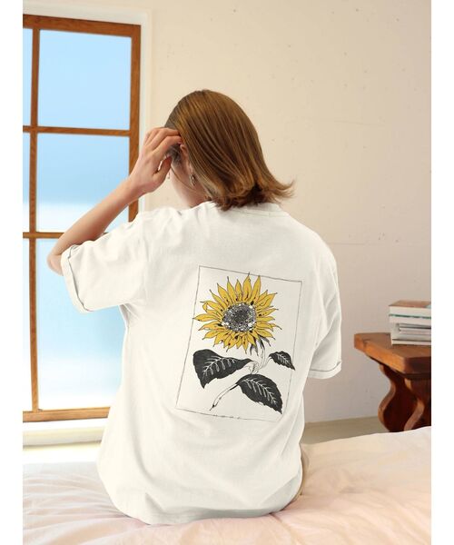 MURUA（ムルーア）の「【MURUA×山代エンナ】サンフラワーTシャツ（Tシャツ/カットソー・レディース・ホワイト/ダークグレー・FREE）」の14枚目の写真