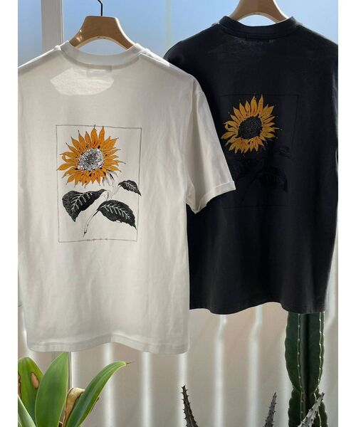 MURUA（ムルーア）の「【MURUA×山代エンナ】サンフラワーTシャツ（Tシャツ/カットソー・レディース・ホワイト/ダークグレー・FREE）」の16枚目の写真