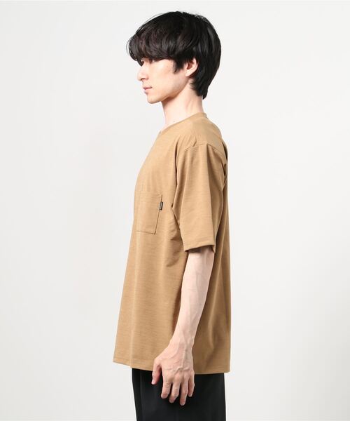 THE NORTH FACE（ザノースフェイス）の「ザ・ノースフェイス / ショートスリーブエアリーポケットティー NT11968 （メンズ）（Tシャツ/カットソー・メンズ・ホワイト/ブラック/ライトブラウン・MEDIUM/LARGE/X-LARGE）」の4枚目の写真