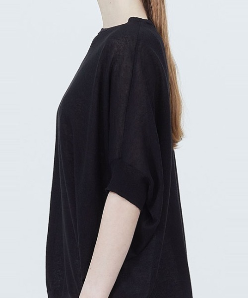 クルーネックコクーンワイドプルオーバー