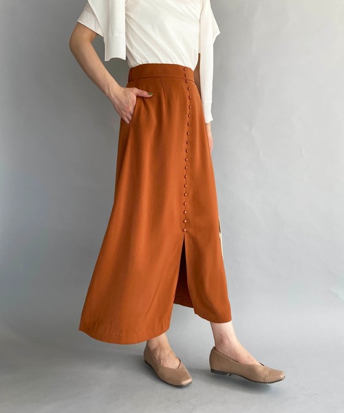 PICCIN(ピッチン)の「フロントボタンロングスカート(スカート・レディース・ダークブルー/グレイッシュベージュ/レンガ・M)」の5枚目の写真