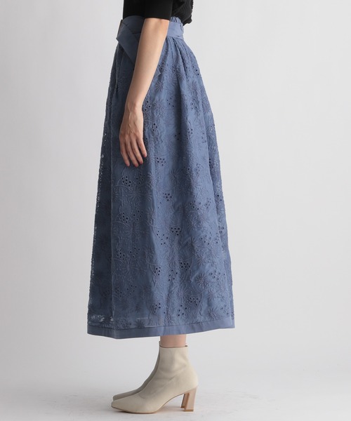 Andemiu(アンデミュウ)の「ベルトツキレーススカート215843(スカート・レディース・ベージュ/カーキ/ブルー・SMALL/MEDIUM)」の12枚目の写真