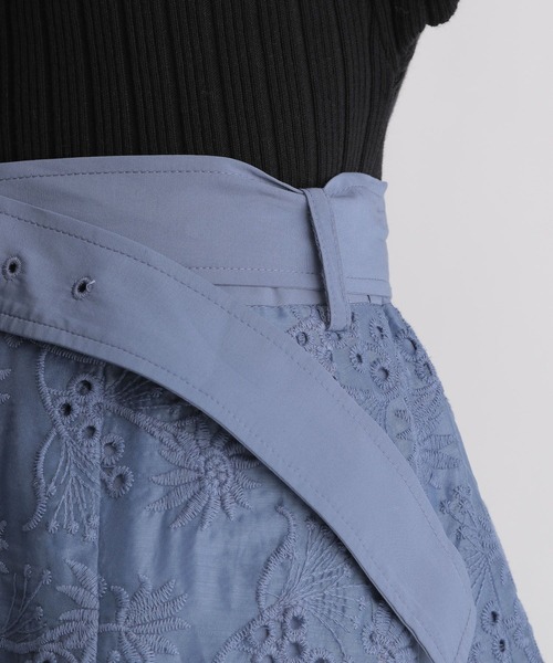 Andemiu(アンデミュウ)の「ベルトツキレーススカート215843(スカート・レディース・ベージュ/カーキ/ブルー・SMALL/MEDIUM)」の16枚目の写真