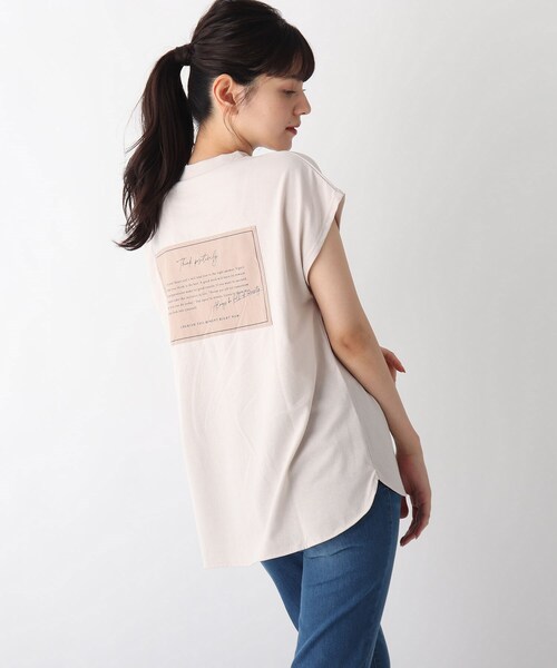 DRESKIP（ドレスキップ）の「◆バックパッチプリントTシャツ（Tシャツ/カットソー・レディース・オフホワイト/グレー系その他/ライトベージュ/ライトブルー・02/03）」の4枚目の写真