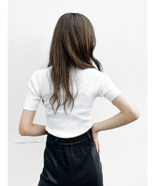 ENVYM（アンビー）の「ハーフスリーブＯｐｅｎＦｒｏｎｔＫｎｉｔＰＯ（ニット/セーター・レディース・ブラック/ホワイト・FREE）」の4枚目の写真