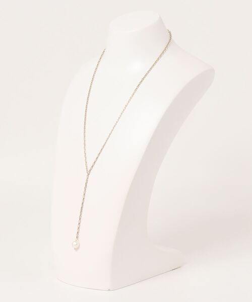 NATURAL BEAUTY BASIC（ナチュラルビューティーベーシック）の「淡水パールドロップＹネックレス（ネックレス・レディース・シルバー/ゴールド・ﾌﾘ-）」の3枚目の写真