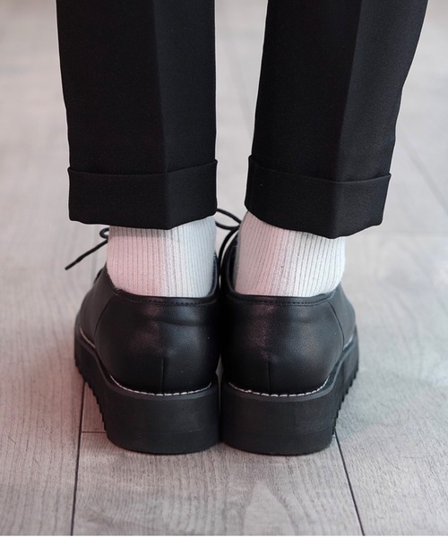 INTER FACTORY（インターファクトリー）の「ファッションインフルエンサー DAISUKE - シャークソールチロリアンレザーシューズ　made in INTER FACTORY（ドレスシューズ・メンズ・ブラック・SMALL/MEDIUM/LARGE）」の5枚目の写真