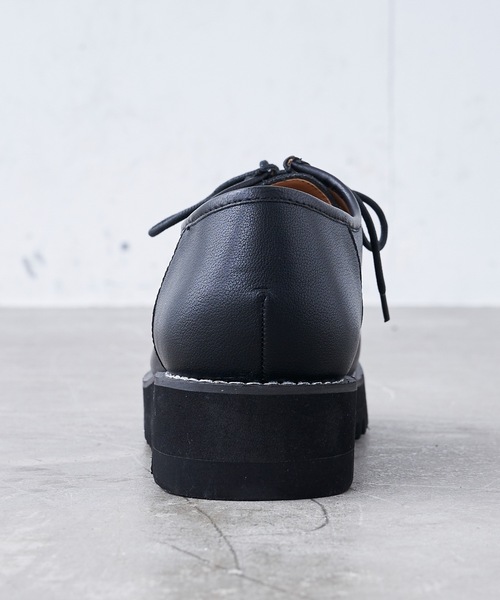 INTER FACTORY（インターファクトリー）の「ファッションインフルエンサー DAISUKE - シャークソールチロリアンレザーシューズ　made in INTER FACTORY（ドレスシューズ・メンズ・ブラック・SMALL/MEDIUM/LARGE）」の11枚目の写真