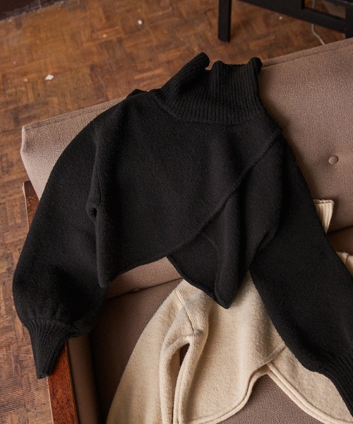 Keeepy(キーピー)の「【Keeepy】volume sleeve turtleneck knit pullover(ニット/セーター・レディース・ブラック/アイボリー・FREE)」の3枚目の写真