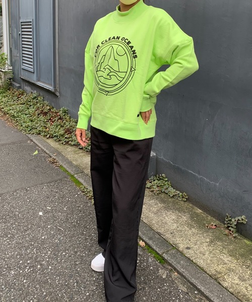 PIPING HOT FUTURE（パイピングホットフューチャー）の「L/S OVERSIZE MOCK NECK CREW PULLOVE（スウェット・レディース・ライム・S/XS）」の5枚目の写真