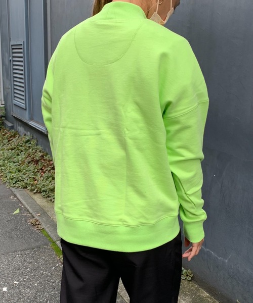 PIPING HOT FUTURE（パイピングホットフューチャー）の「L/S OVERSIZE MOCK NECK CREW PULLOVE（スウェット・レディース・ライム・S/XS）」の4枚目の写真