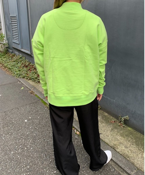 PIPING HOT FUTURE（パイピングホットフューチャー）の「L/S OVERSIZE MOCK NECK CREW PULLOVE（スウェット・レディース・ライム・S/XS）」の3枚目の写真
