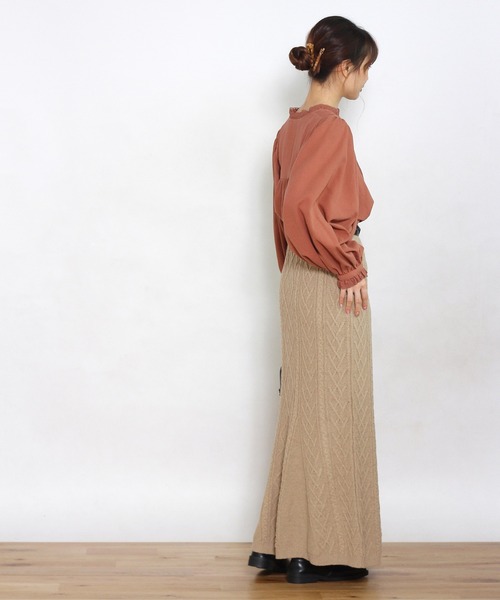 Crisp（クリスプ）の「ケーブルマーメイドスカート（スカート・レディース・ベージュ/グレー・FREE）」の6枚目の写真